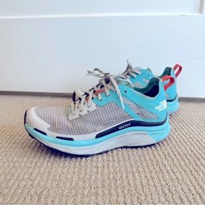 North Face vective sneaker teal/orange size 6.5